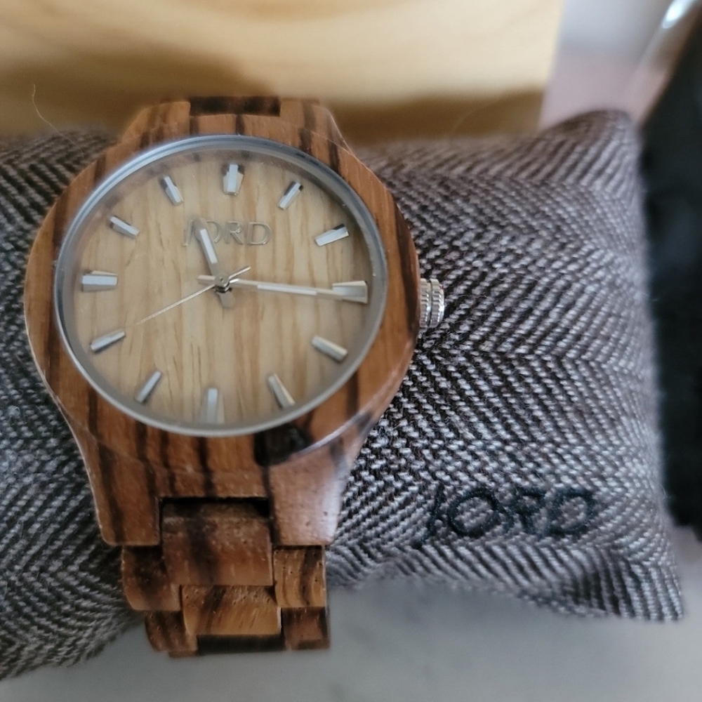 NWOT Jord wooden unisex watch in wooden box. Watch made of real wood. - Picture 2 of 12